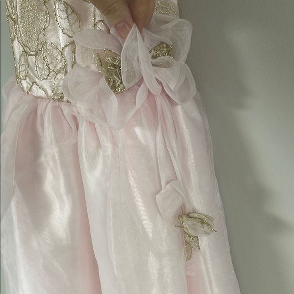 Elegant Pink and Gold Dress - Picture 4 of 9